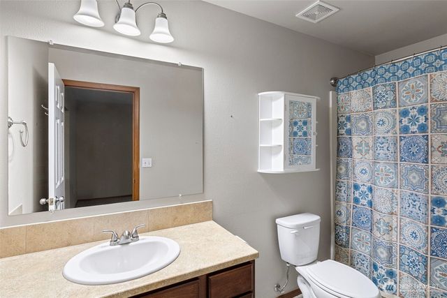 2487 S Flower Avenue, Port Orchard, WA 98366