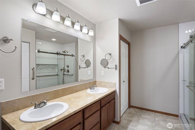 2487 S Flower Avenue, Port Orchard, WA 98366