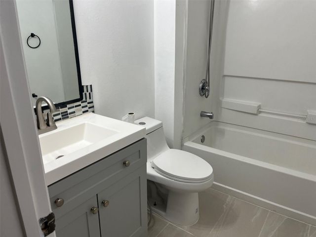 520 AEOLIAN DRIVE, New Smyrna Beach, FL 32168