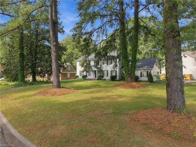 2804 Meadow Wood DR W, Chesapeake, VA 23321