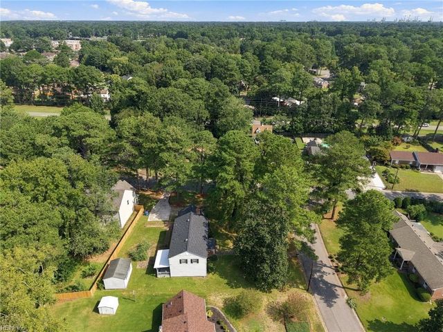 2804 Meadow Wood DR W, Chesapeake, VA 23321