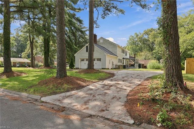 2804 Meadow Wood DR W, Chesapeake, VA 23321