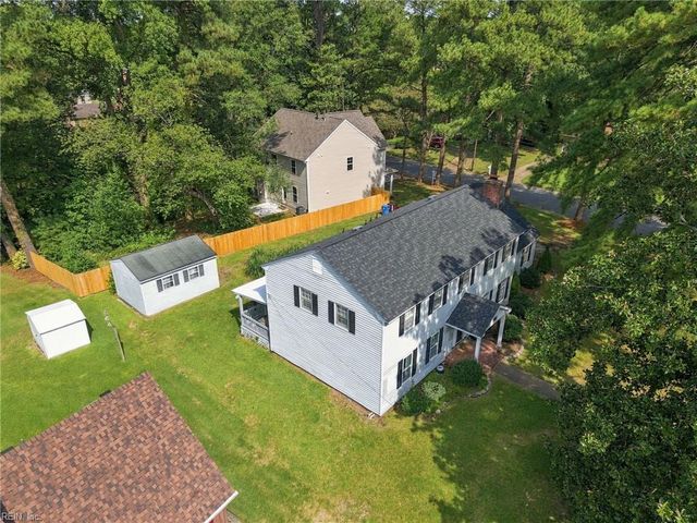 2804 Meadow Wood DR W, Chesapeake, VA 23321