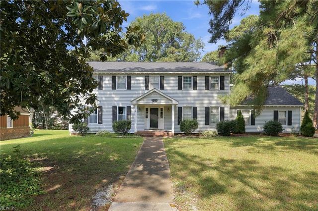 2804 Meadow Wood DR W, Chesapeake, VA 23321