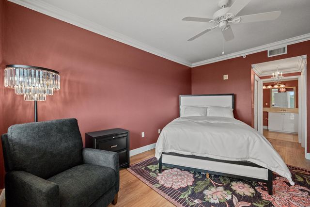 806 E Windward Way 323, Lantana, FL 33462