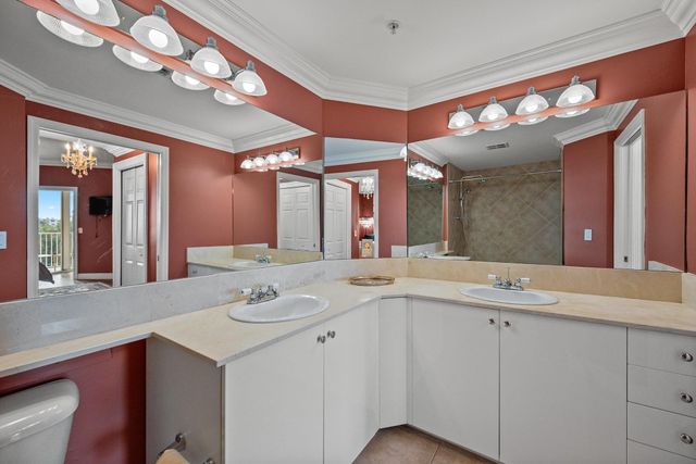 806 E Windward Way 323, Lantana, FL 33462