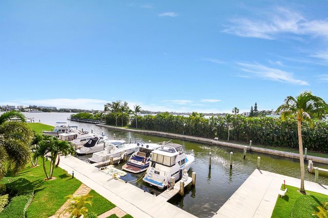 806 E Windward Way 323, Lantana, FL 33462