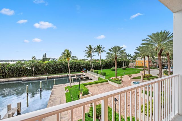 806 E Windward Way 323, Lantana, FL 33462