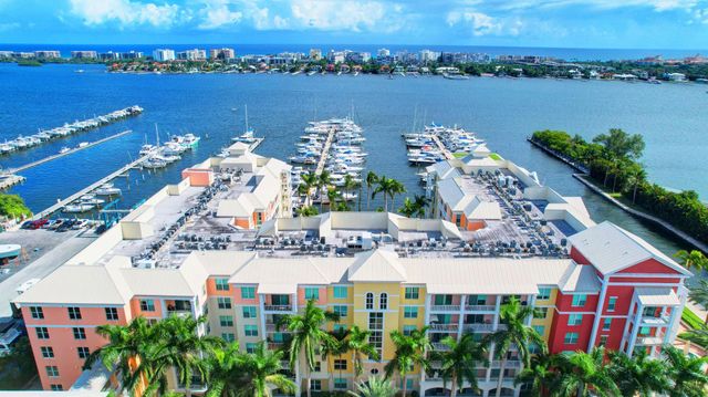 806 E Windward Way 323, Lantana, FL 33462