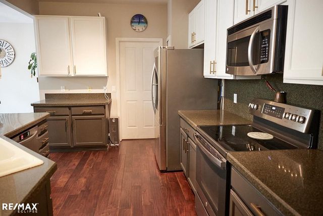 4199 Wincrest Ln, Rochester, MI 48306