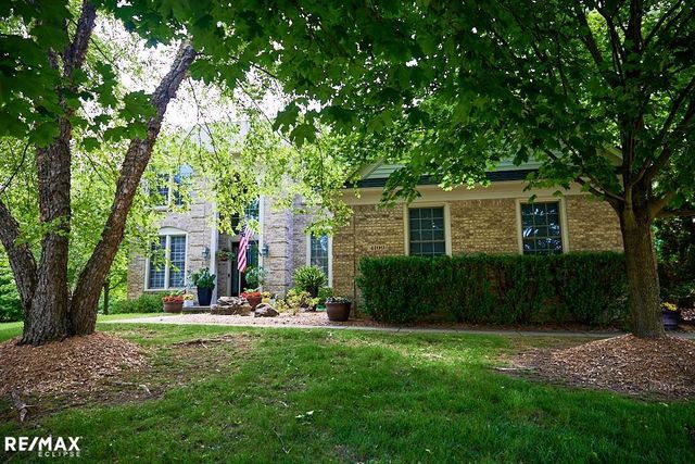 4199 Wincrest Ln, Rochester, MI 48306