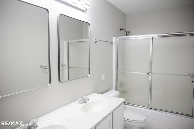 4199 Wincrest Ln, Rochester, MI 48306
