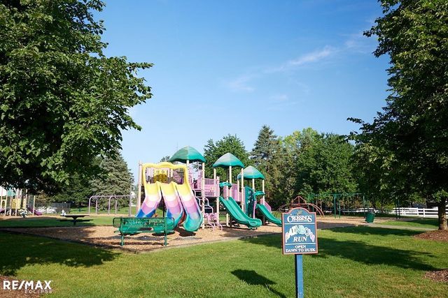 4199 Wincrest Ln, Rochester, MI 48306