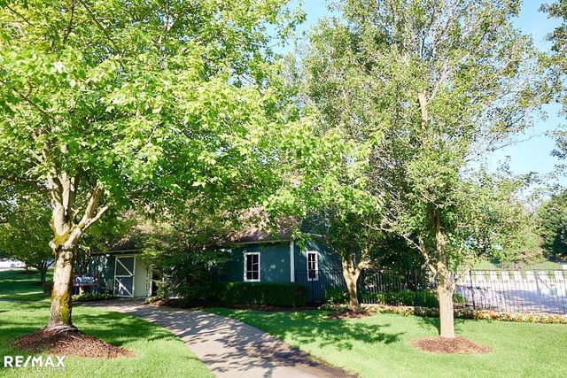 4199 Wincrest Ln, Rochester, MI 48306
