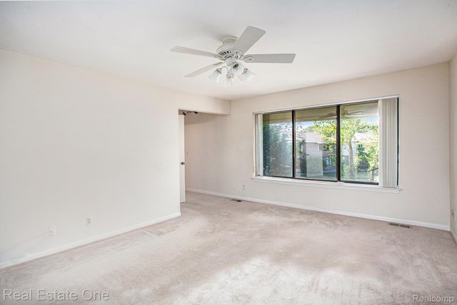 7187 Pebble Park Drive, West Bloomfield Charter Township, MI 48322