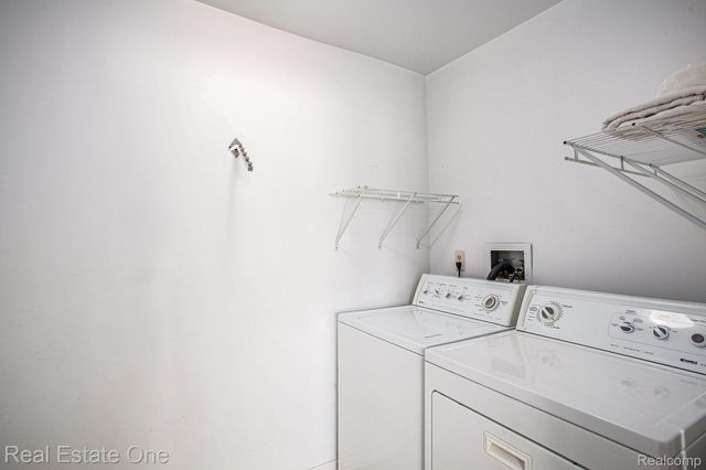 7187 Pebble Park Drive, West Bloomfield Charter Township, MI 48322