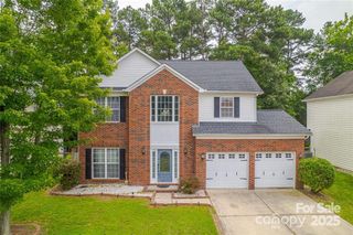 9910 Sandman Lane, Charlotte, NC 28216