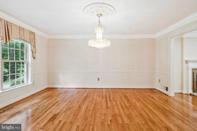 10009 NEW LONDON DR, Potomac, MD 20854