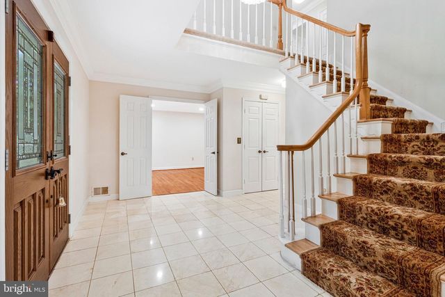 10009 NEW LONDON DR, Potomac, MD 20854