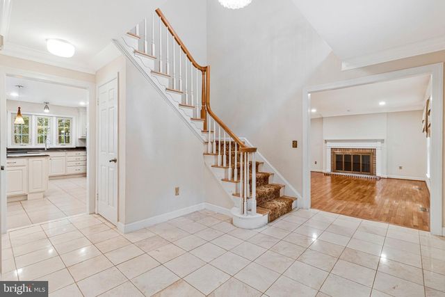 10009 NEW LONDON DR, Potomac, MD 20854