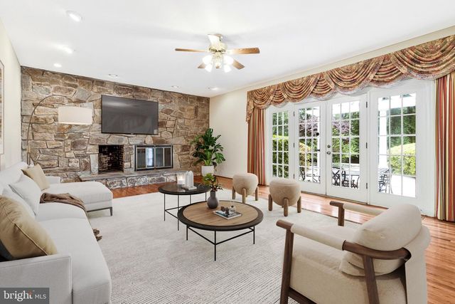 10009 NEW LONDON DR, Potomac, MD 20854