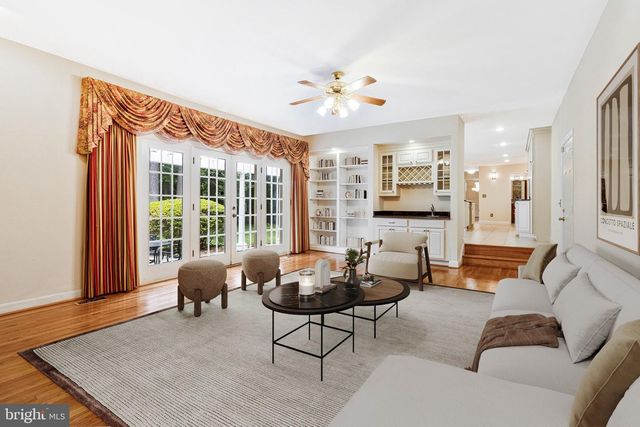 10009 NEW LONDON DR, Potomac, MD 20854