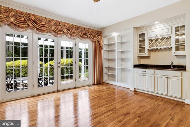 10009 NEW LONDON DR, Potomac, MD 20854