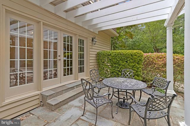 10009 NEW LONDON DR, Potomac, MD 20854