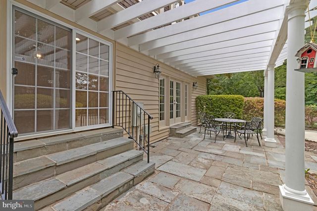 10009 NEW LONDON DR, Potomac, MD 20854