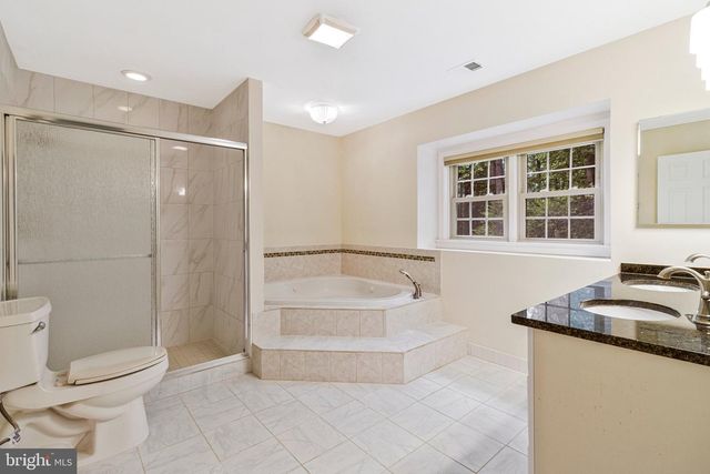 10009 NEW LONDON DR, Potomac, MD 20854
