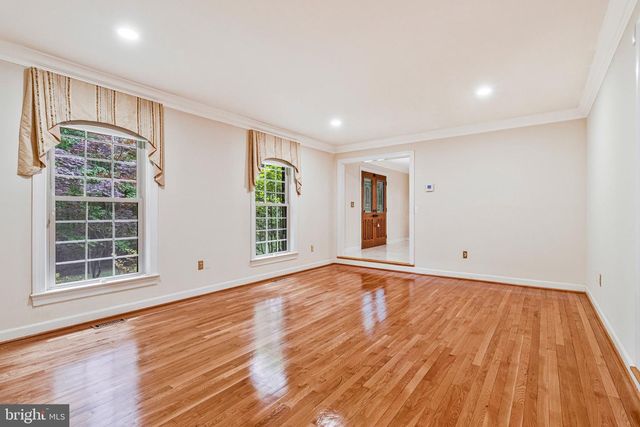 10009 NEW LONDON DR, Potomac, MD 20854