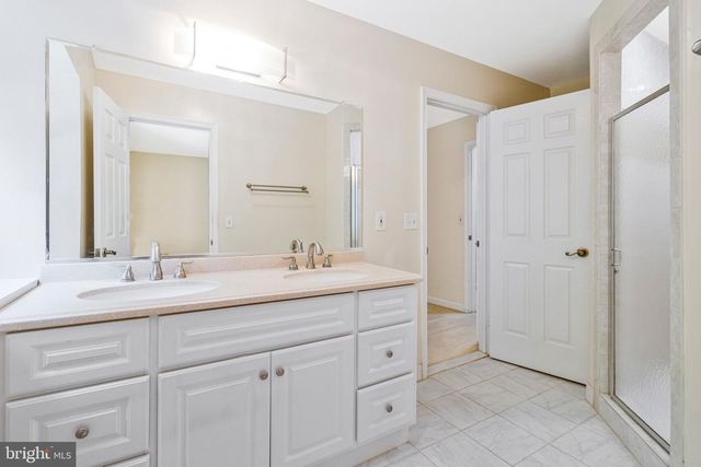 10009 NEW LONDON DR, Potomac, MD 20854