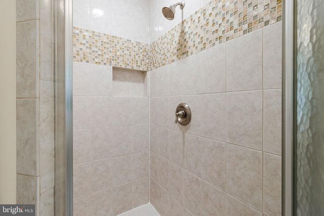 10009 NEW LONDON DR, Potomac, MD 20854