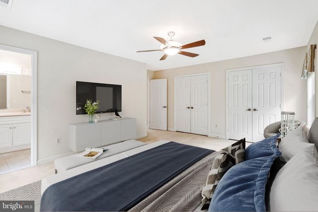 10009 NEW LONDON DR, Potomac, MD 20854