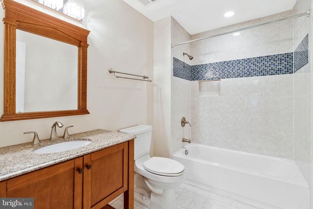 10009 NEW LONDON DR, Potomac, MD 20854