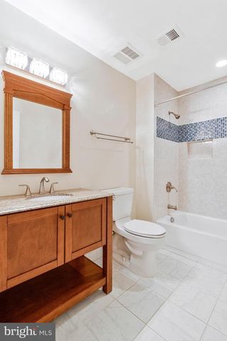 10009 NEW LONDON DR, Potomac, MD 20854