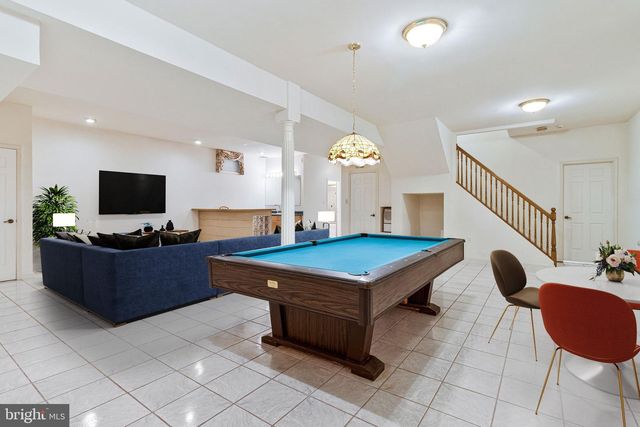 10009 NEW LONDON DR, Potomac, MD 20854