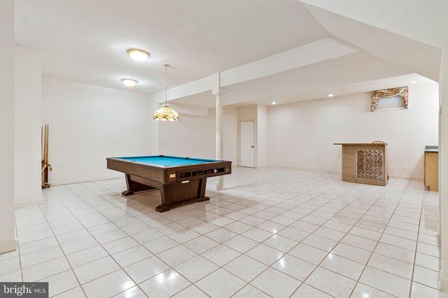 10009 NEW LONDON DR, Potomac, MD 20854