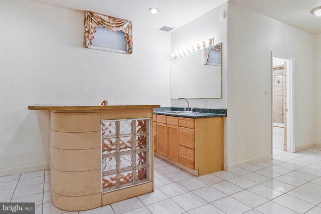 10009 NEW LONDON DR, Potomac, MD 20854