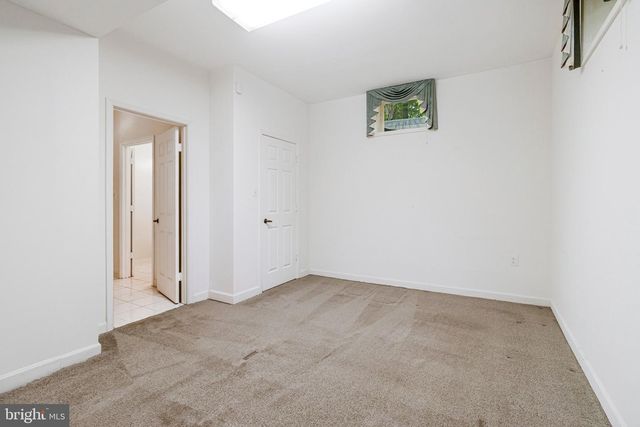 10009 NEW LONDON DR, Potomac, MD 20854