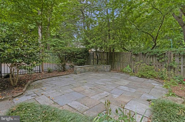 10009 NEW LONDON DR, Potomac, MD 20854