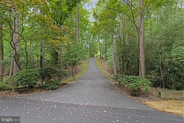 10009 NEW LONDON DR, Potomac, MD 20854