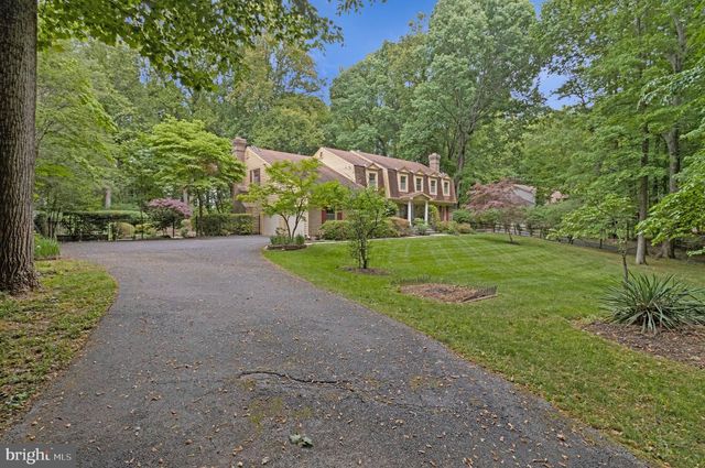 10009 NEW LONDON DR, Potomac, MD 20854
