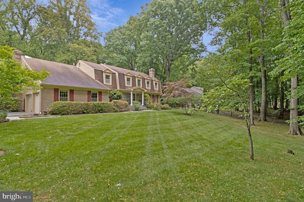 10009 NEW LONDON DR, Potomac, MD 20854