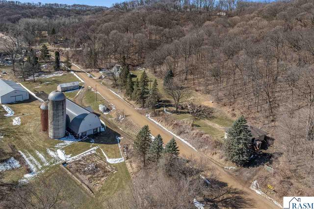 48050 Old River Bluff Road, St. Peter, MN 56082