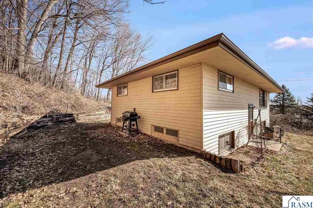 48050 Old River Bluff Road, St. Peter, MN 56082