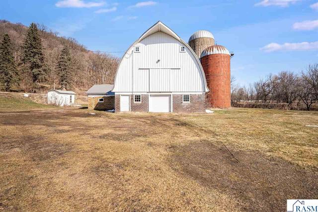 48050 Old River Bluff Road, St. Peter, MN 56082