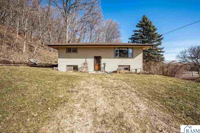 48050 Old River Bluff Road, St. Peter, MN 56082