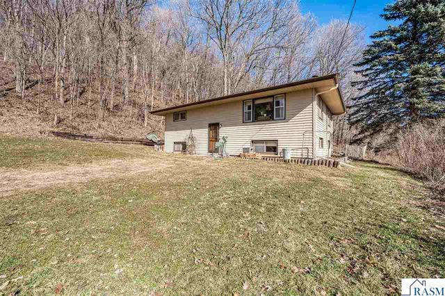 48050 Old River Bluff Road, St. Peter, MN 56082