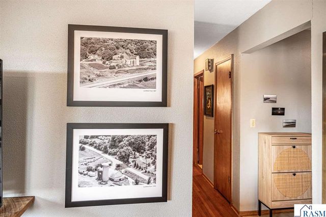 48050 Old River Bluff Road, St. Peter, MN 56082